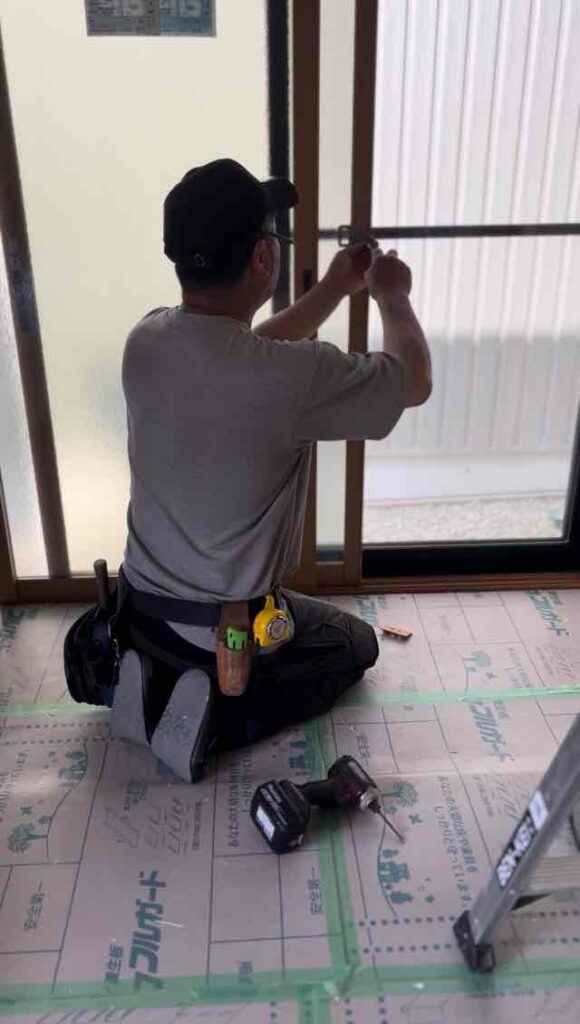 内窓施工中