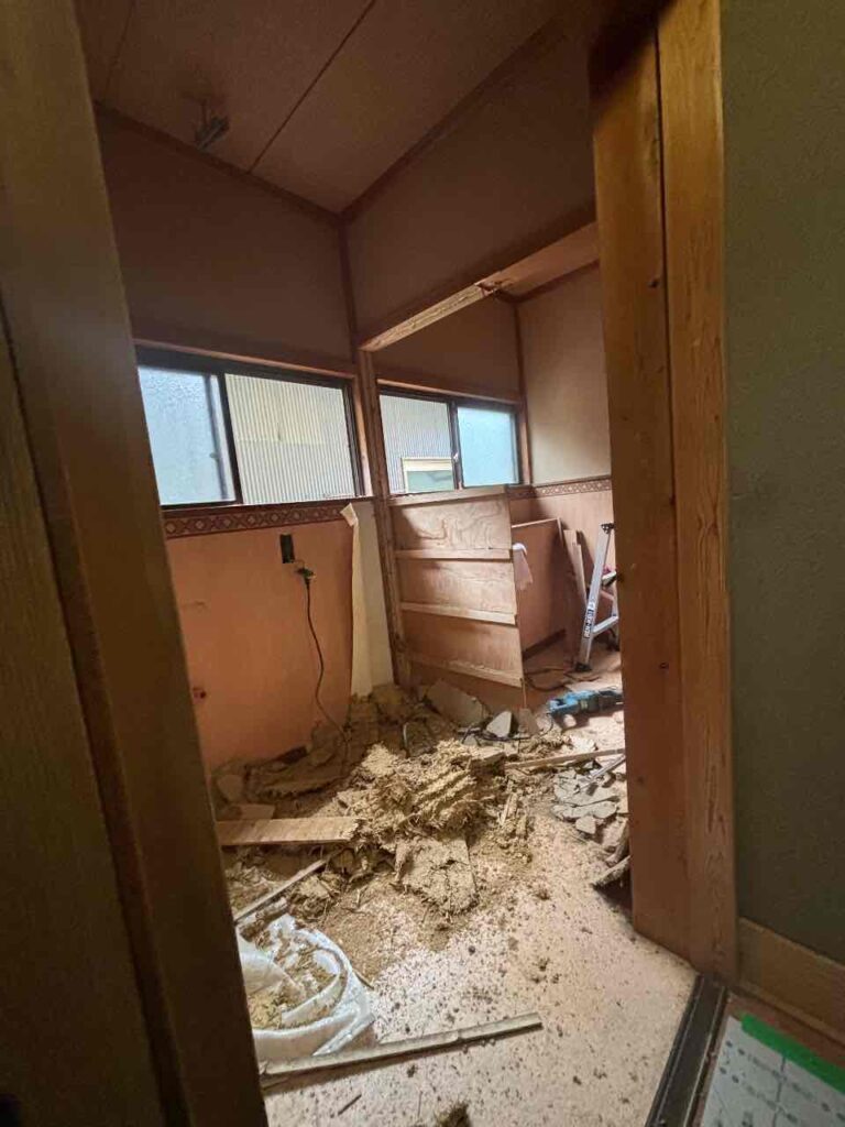 舞鶴のトイレリフォーム工事中