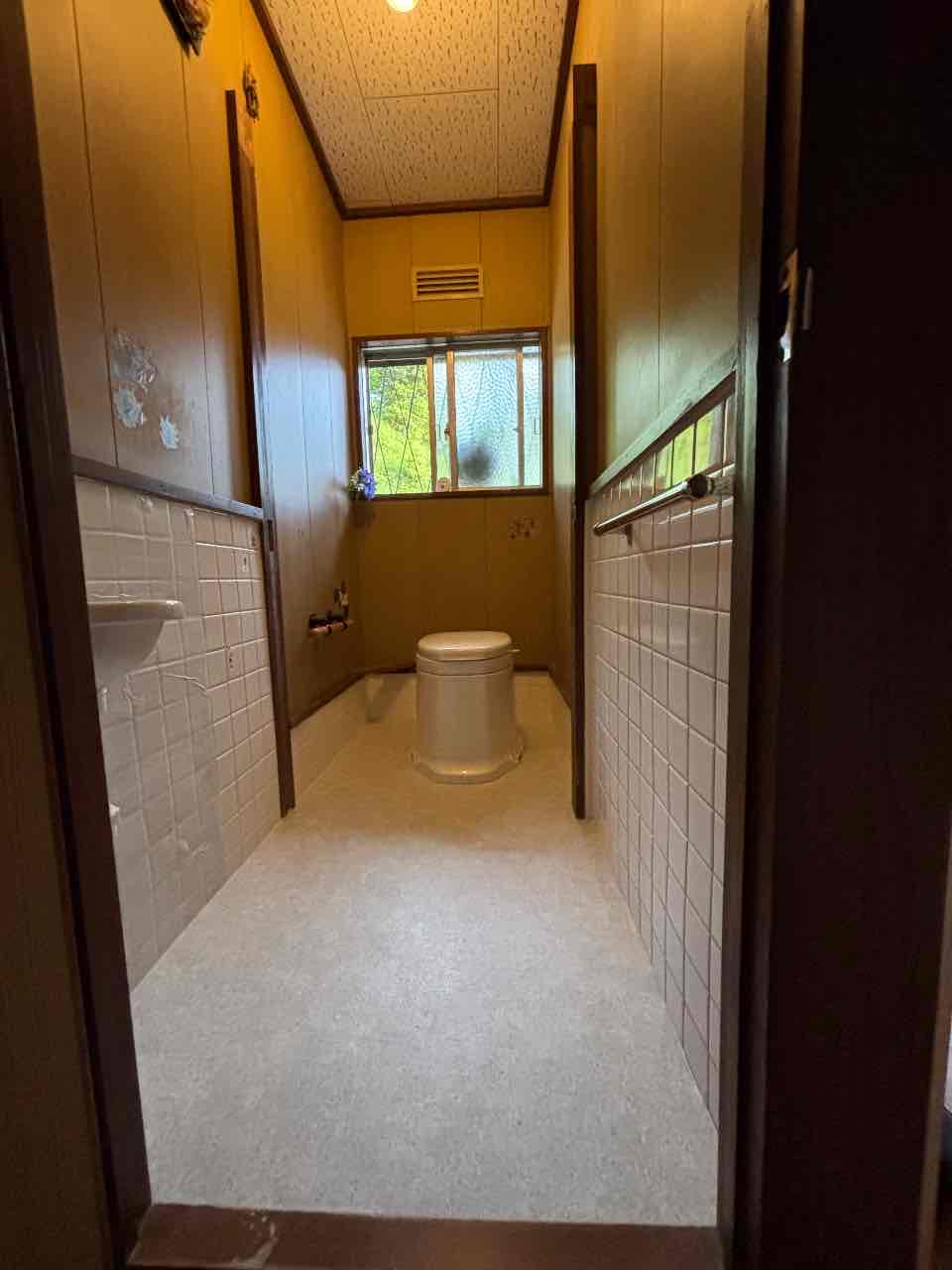 舞鶴市のトイレリフォーム施工後。和式トイレから使いやすいトイレへ改修