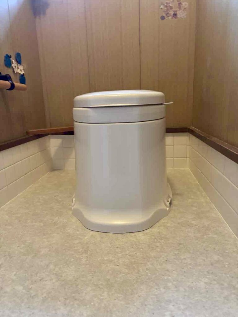 舞鶴市のトイレリフォーム施工後。和式トイレから使いやすいトイレへ改修