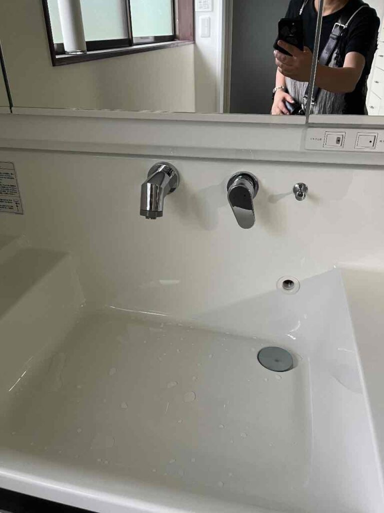 壁出し水栓